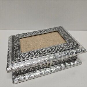 Aluminum Carved Hand Crafted Decorative Dry Fruit Photo Frame Lid Trinket Box